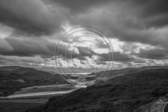 Edrych i laws Aber Mawddach Lookind Down the Mawddach Estuary